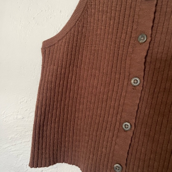 Madewell Kendale Button-Front Crop Sweater Tank - Picture 4 of 8